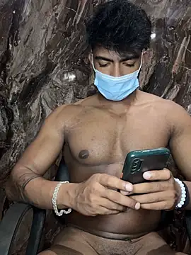 rony6663 online show from 10/31/25, 06:20