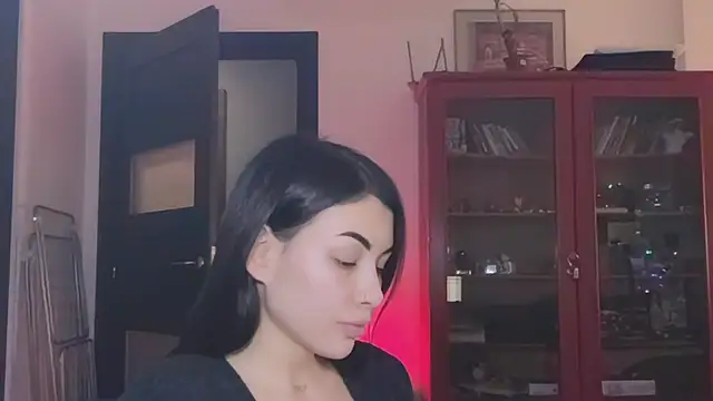 valorant girl online show from 02/25/25, 09:02