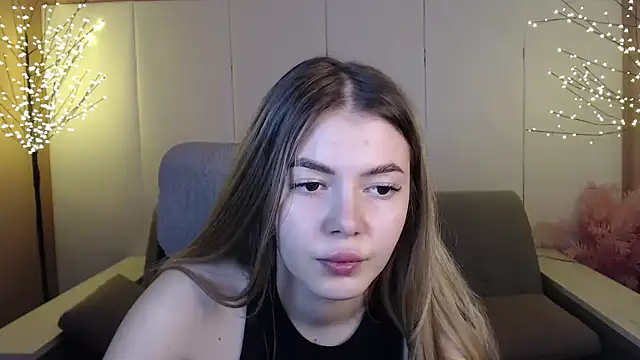 Snapshot of Ritaneer chatting on 03/15/25, 12:13 Ritaneer online show from 03/15/25, 12:13