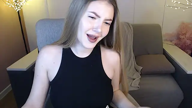 Snapshot of Ritaneer chatting on 03/21/25, 09:01 Ritaneer online show from 03/21/25, 09:01