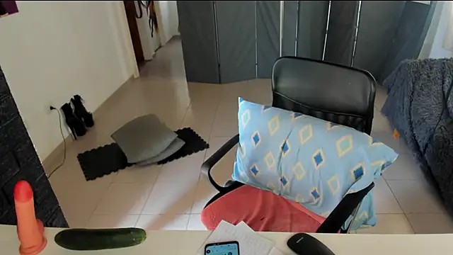 Snapshot of jessiburningheels chatting on 01/30/25, 04:13 jessiburningheels online show from 01/30/25, 04:13