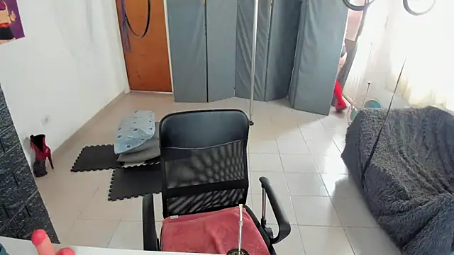 Snapshot of jessiburningheels chatting on 02/01/25, 11:10 jessiburningheels online show from 02/01/25, 11:10