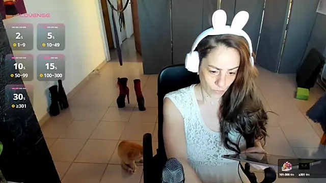 Snapshot of jessiburningheels chatting on 02/18/25, 10:16 jessiburningheels online show from 02/18/25, 10:16