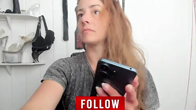 Snapshot of jessiburningheels chatting on 10/16/25, 09:54 jessiburningheels online show from 10/16/25, 09:54