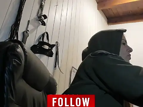 Snapshot of jessiburningheels chatting on 03/23/26, 09:35 jessiburningheels online show from 03/23/26, 09:35