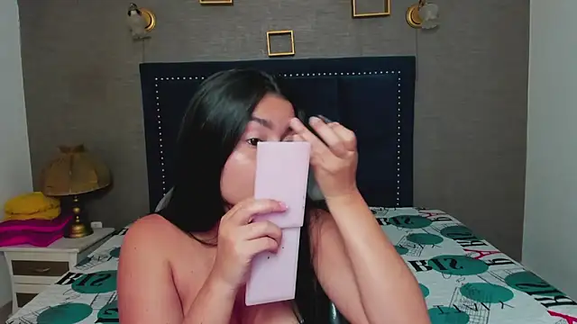 Snapshot of MaiteFlores chatting on 02/09/26, 03:27 MaiteFlores online show from 02/09/26, 03:27