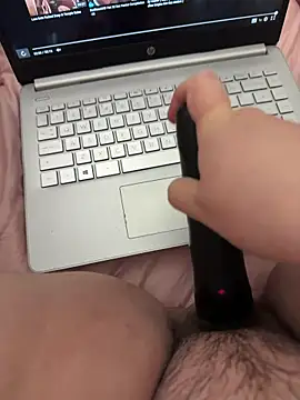 yourcutesarah online show from 11/04/25, 04:39