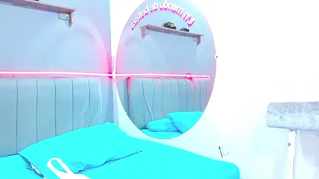 Snapshot of minimi_naty chatting on 12/21/24, 01:53 minimi naty online show from 12/21/24, 01:53