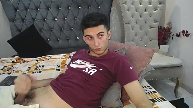 Snapshot of MrWilliseo chatting on 02/28/25, 11:01 MrWilliseo online show from 02/28/25, 11:01