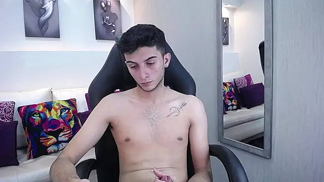 Snapshot of MrWilliseo chatting on 03/04/25, 10:49 MrWilliseo online show from 03/04/25, 10:49