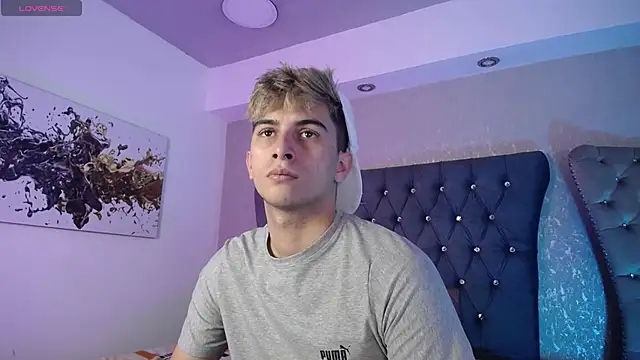 Snapshot of MrWilliseo chatting on 09/14/25, 07:35 MrWilliseo online show from 09/14/25, 07:35