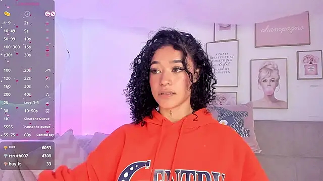 Snapshot of Crystal_Dluna chatting on 01/15/25, 06:51 Crystal Dluna online show from 01/15/25, 06:51