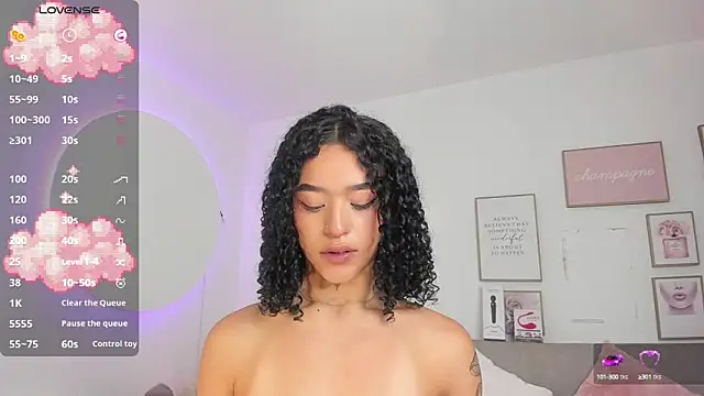 Snapshot of Crystal_Dluna chatting on 03/04/25, 03:37 Crystal Dluna online show from 03/04/25, 03:37