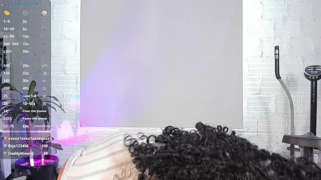 Snapshot of Crystal_Dluna chatting on 03/07/25, 06:54 Crystal Dluna online show from 03/07/25, 06:54