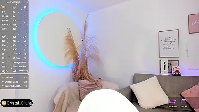 Snapshot of Crystal_Dluna chatting on 03/11/25, 12:28 Crystal Dluna online show from 03/11/25, 12:28
