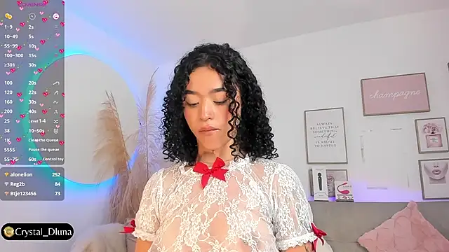 Snapshot of Crystal_Dluna chatting on 03/11/25, 06:52 Crystal Dluna online show from 03/11/25, 06:52