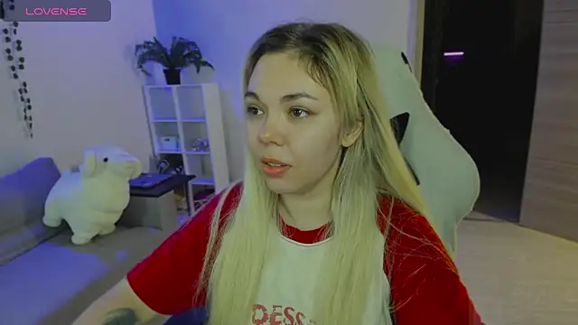 whoa-hoa-hoa-hoa-hoa online show from 12/20/25, 07:21