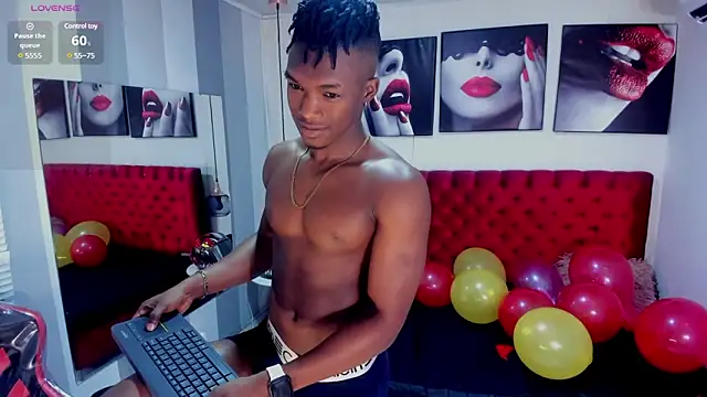 Snapshot of KENDER21_ chatting on 01/07/25, 03:44 KENDER21  online show from 01/07/25, 03:44