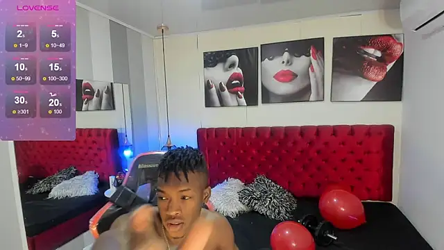 Snapshot of KENDER21_ chatting on 01/11/25, 12:40 KENDER21  online show from 01/11/25, 12:40