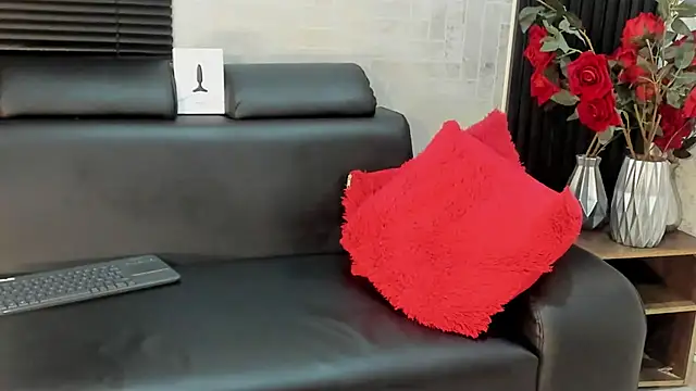 Snapshot of KENDER21_ chatting on 03/20/25, 06:52 KENDER21  online show from 03/20/25, 06:52