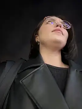 meow girl online show from 12/12/24, 02:11