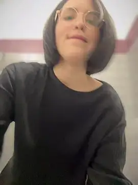 meow girl online show from 12/13/24, 01:12