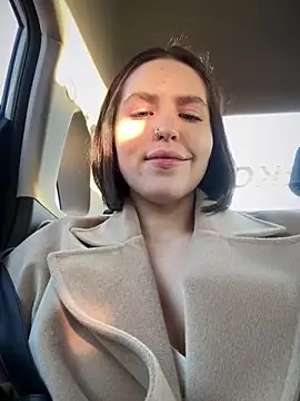 meow girl online show from 12/18/24, 11:13