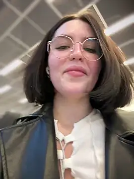 meow girl online show from 01/08/25, 12:15