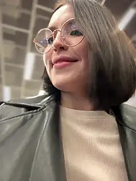 meow girl online show from 01/13/25, 02:11