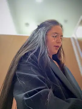 meow girl online show from 09/17/25, 11:01