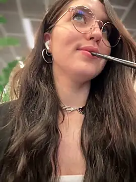 meow girl online show from 09/18/25, 12:07