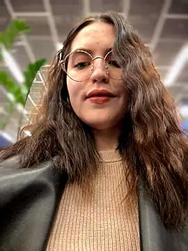 meow girl online show from 11/03/25, 11:11