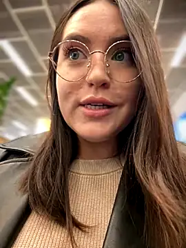 meow girl online show from 11/18/25, 08:08