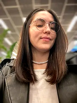 meow girl online show from 11/26/25, 08:59