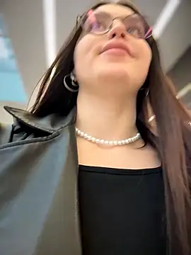 meow girl online show from 03/26/26, 10:32