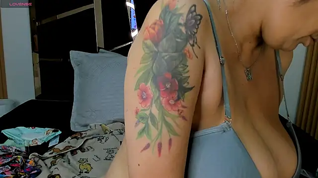 yahaira  online show from 11/26/25, 01:56