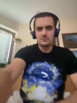 Snapshot of windfuckerrrrr chatting on 12/19/24, 08:02 windfuckerrrrr online show from 12/19/24, 08:02