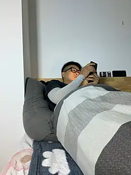 Snapshot of lixiaoshuai8 chatting on 03/09/25, 02:21 lixiaoshuai8 online show from 03/09/25, 02:21