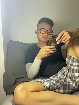 Snapshot of lixiaoshuai8 chatting on 03/10/25, 02:05 lixiaoshuai8 online show from 03/10/25, 02:05