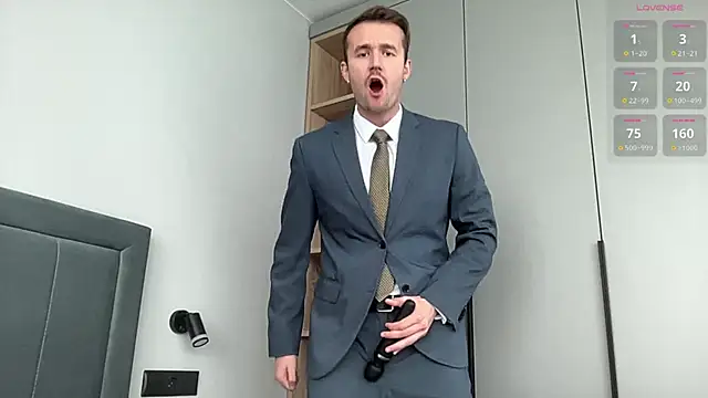 cute mark online show from 09/18/25, 07:43