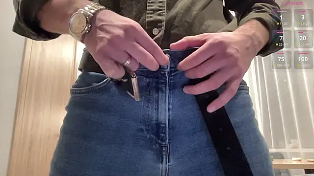 cute mark online show from 10/21/25, 03:18