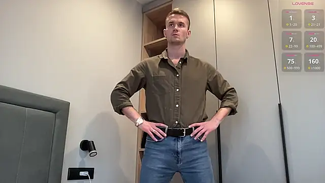 cute mark online show from 10/29/25, 01:24