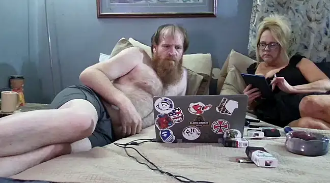 Snapshot of letsgetdirty1981 chatting on 02/14/25, 06:02 letsgetdirty1981 online show from 02/14/25, 06:02