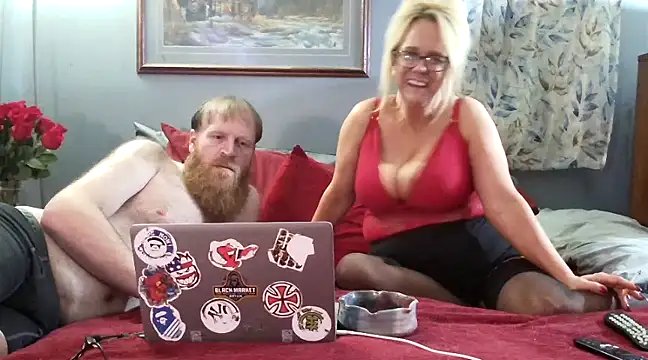 Snapshot of letsgetdirty1981 chatting on 02/15/25, 03:20 letsgetdirty1981 online show from 02/15/25, 03:20