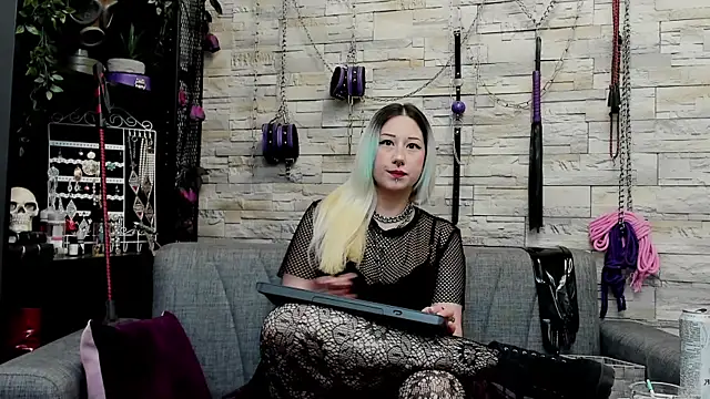 Snapshot of CruelMistress chatting on 03/29/26, 02:11 CruelMistress online show from 03/29/26, 02:11