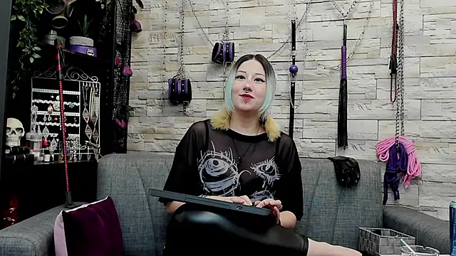 Snapshot of CruelMistress chatting on 03/31/26, 01:07 CruelMistress online show from 03/31/26, 01:07