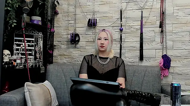 Snapshot of CruelMistress chatting on 05/07/26, 12:49 CruelMistress online show from 05/07/26, 12:49