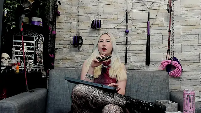 Snapshot of CruelMistress chatting on 05/20/26, 01:01 CruelMistress online show from 05/20/26, 01:01