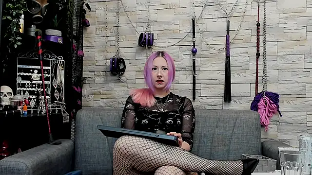 Snapshot of CruelMistress chatting on 06/02/26, 12:45 CruelMistress online show from 06/02/26, 12:45