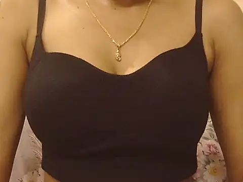  FluffyHxney  online show from 10/18/25, 06:30